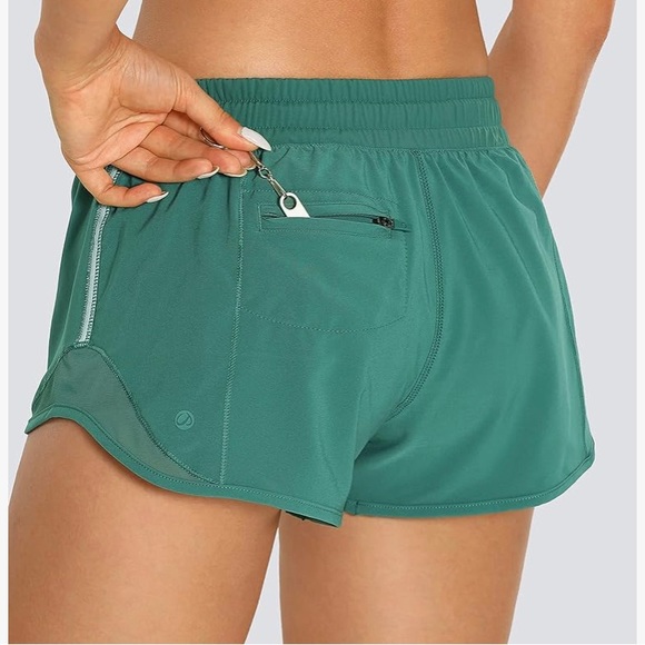 Crazy Yoga Shorts - Picture 5 of 9